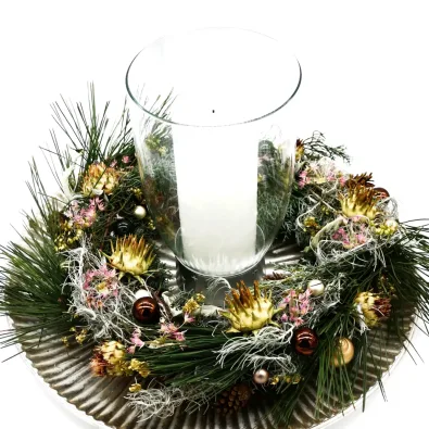 Grosser Adventskranz mit Artischockenköpfen